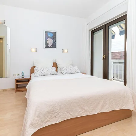 Cozy In Kastel Stafilic Apartment Kastela