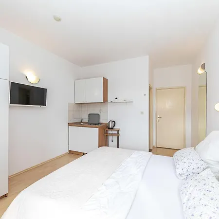 Cozy In Kastel Stafilic شقة